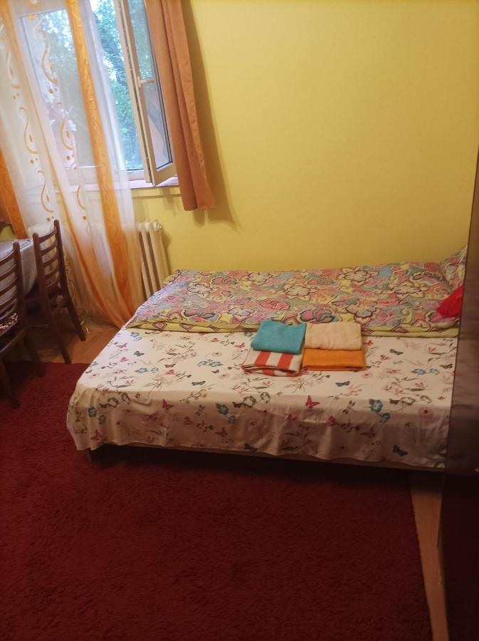 Apartament Cu Doua Camere Si Gradina Cluj-Napoca Luaran gambar