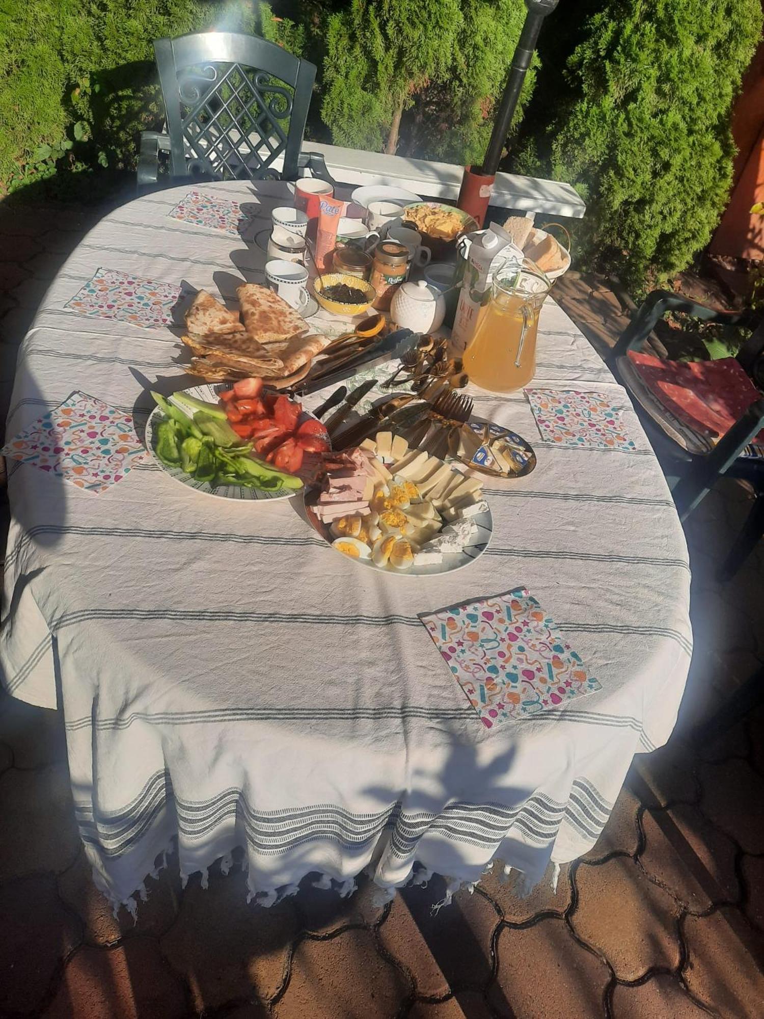Apartament Cu Doua Camere Si Gradina Cluj-Napoca Luaran gambar